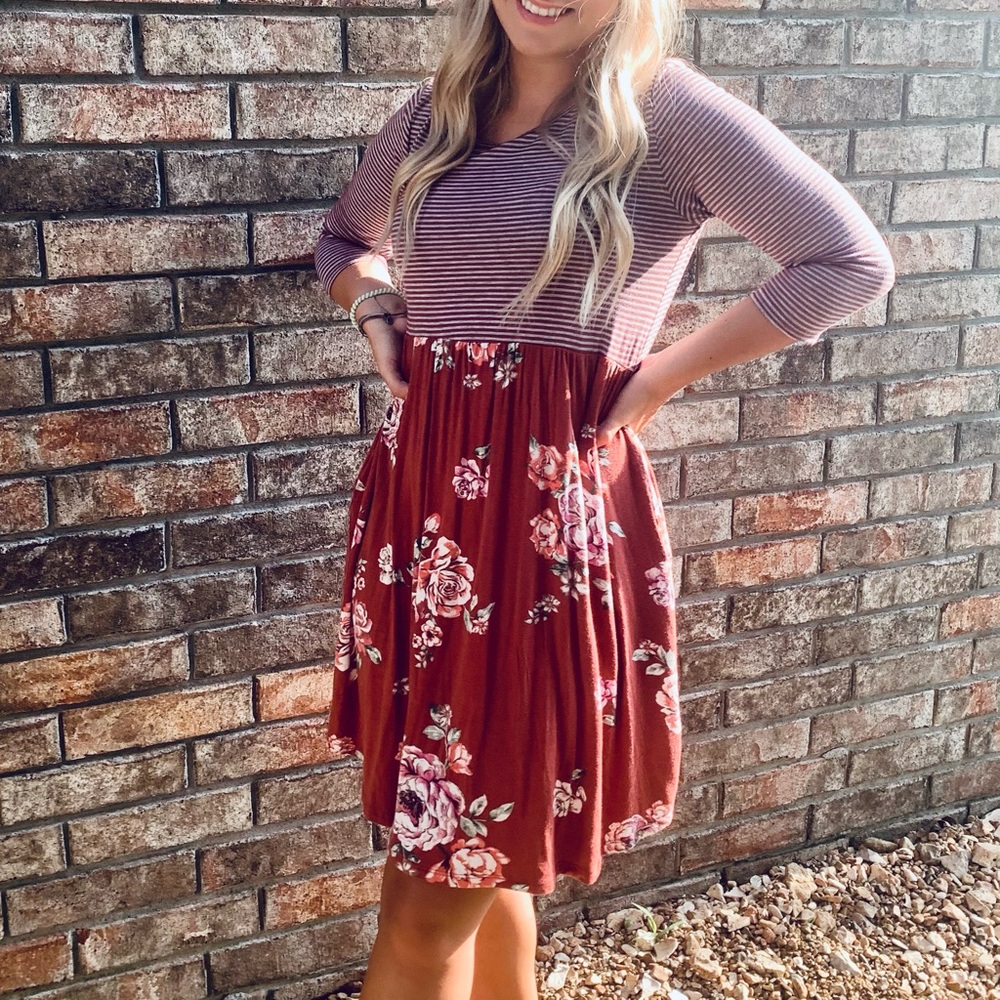 Oddy Floral Stripped Midi Crisscross Dress Size S
